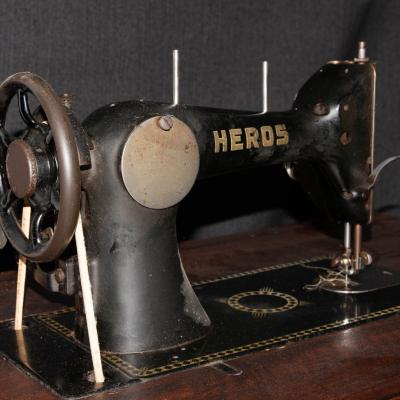 Stroj za šivanje - Heros